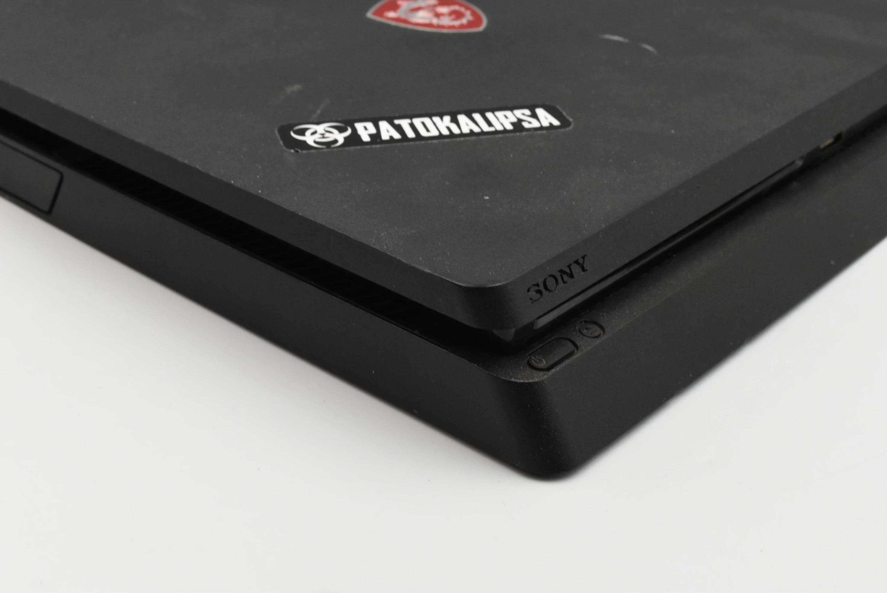 konsola-ps-playstation-4-slim-500gb-cuh-2216a-ean-gtin-0711719407775