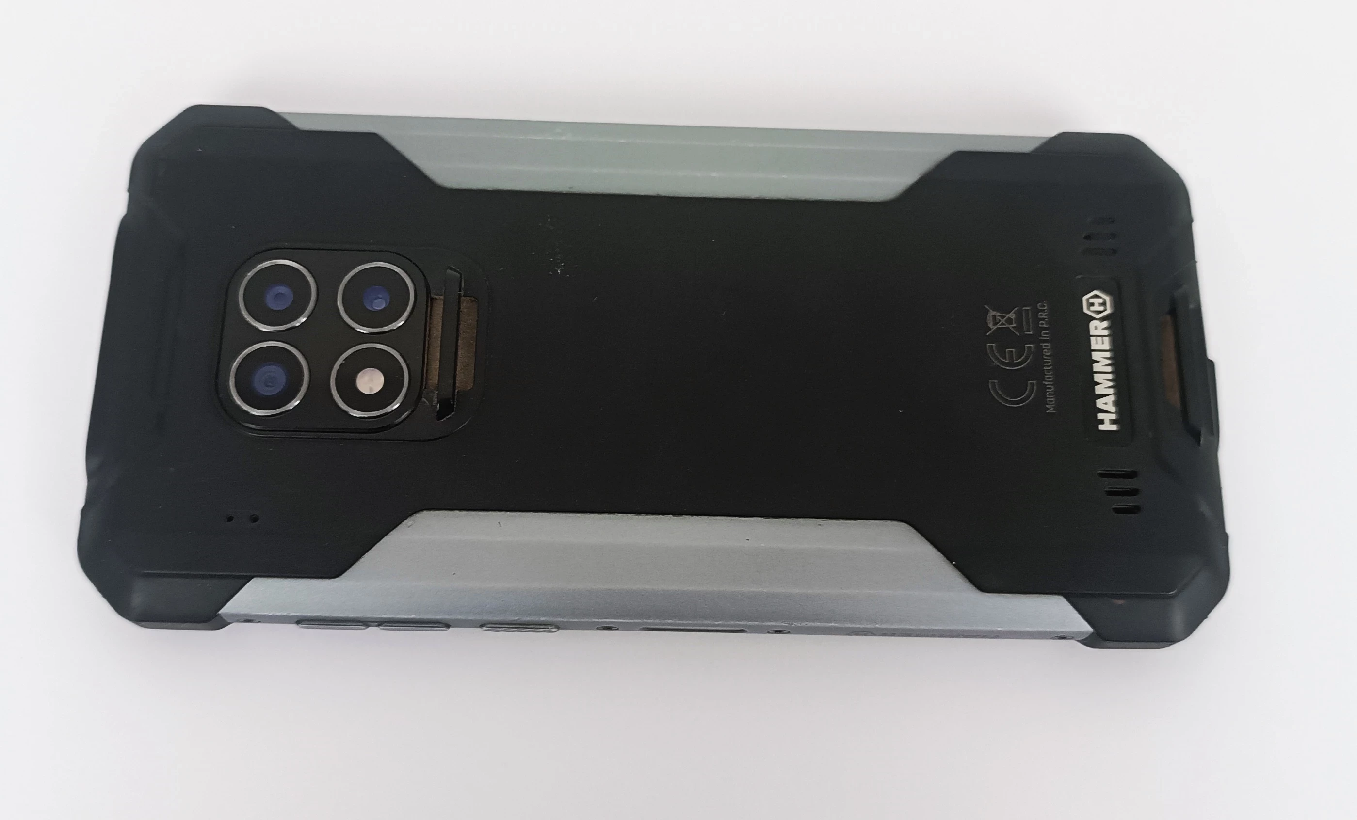 telefon-hammer-construction-6128gb-przekatna-ekranu-600