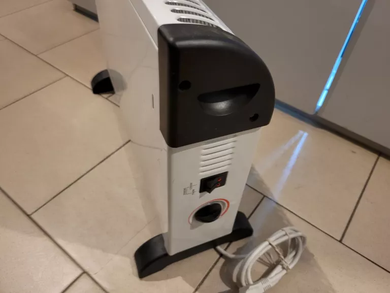 grzejnik-elektryczny-konwektorowy-volteno-vo0267-2000-w-kolor-dominujacy-129357-2