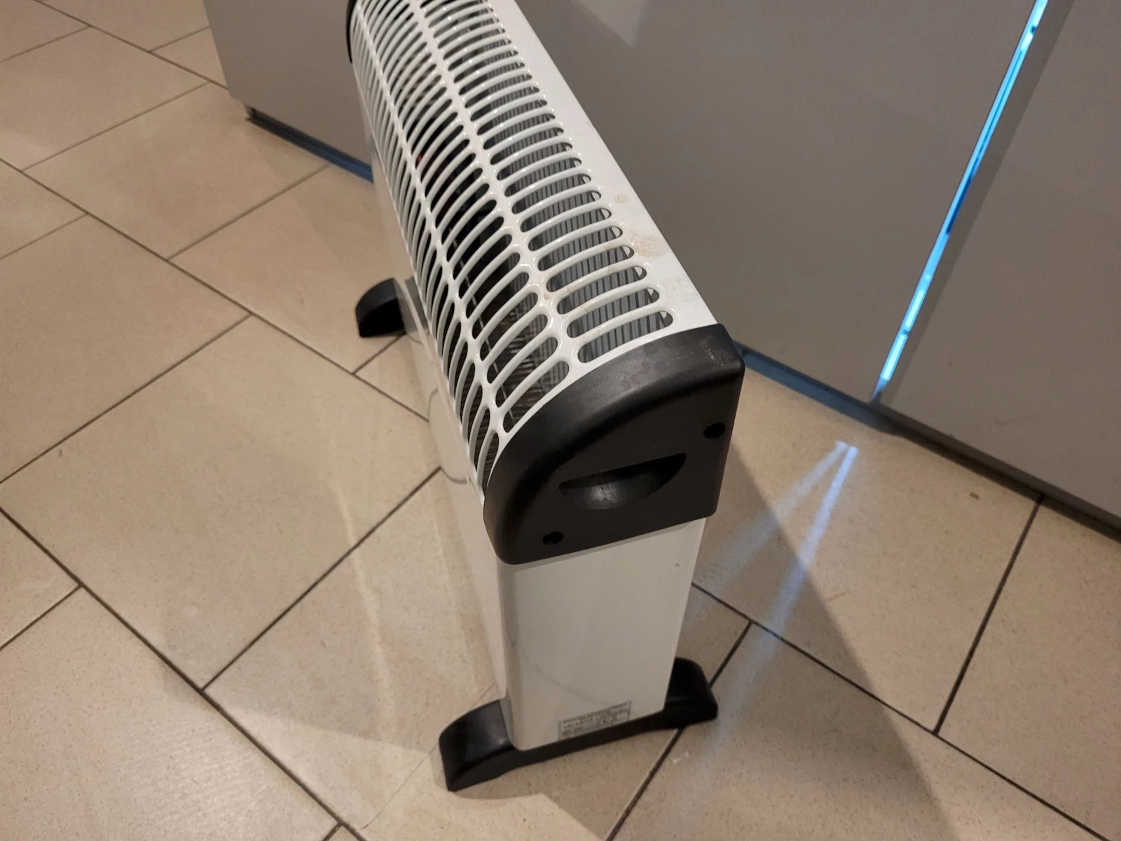 grzejnik-elektryczny-konwektorowy-volteno-vo0267-2000-w-ean-gtin-5901508172679