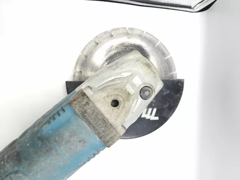 szlifierka-katowa-makita-ga9020r-walizka-stan-11323-2