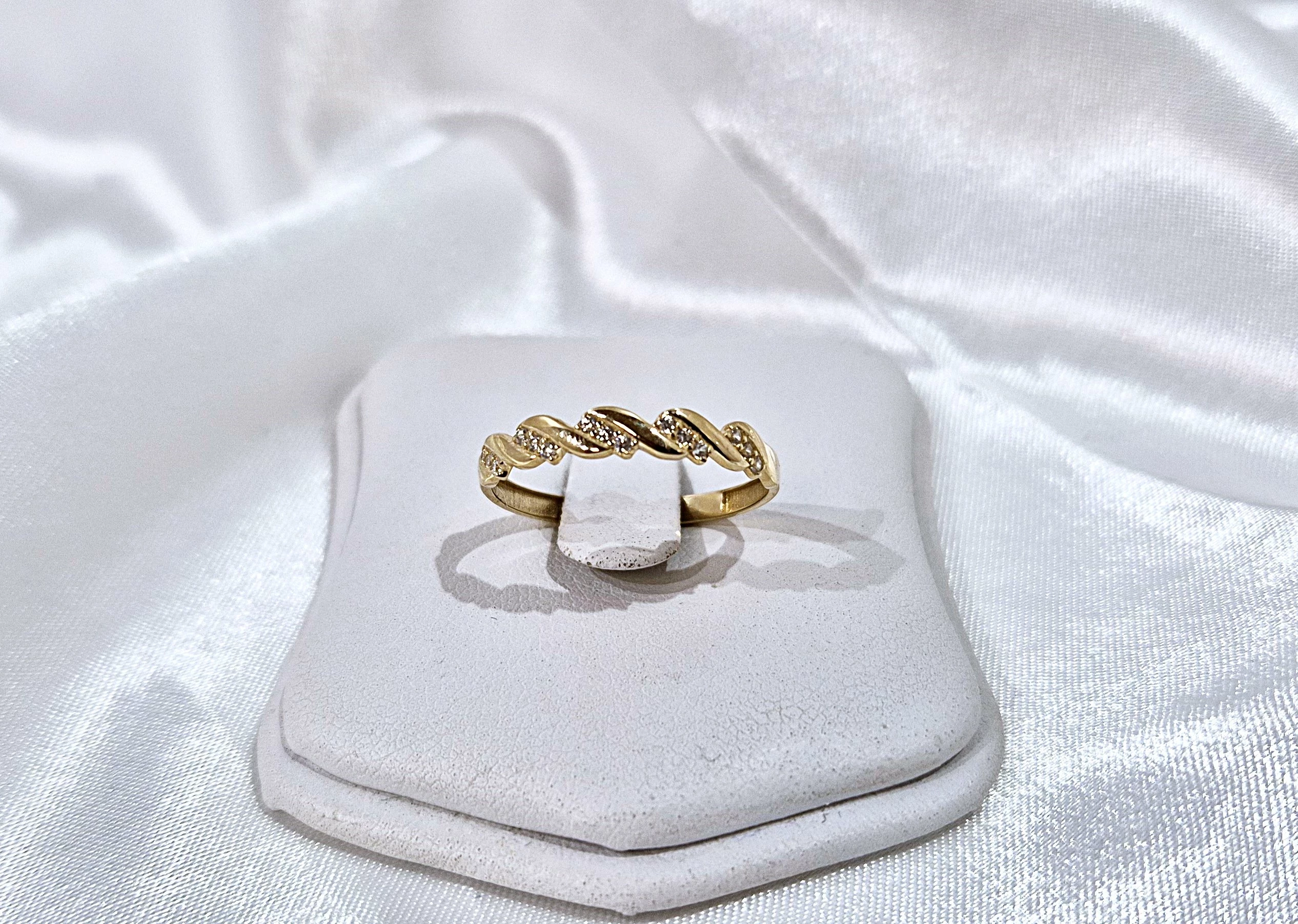 zloto-585-14k-zloty-pierscionek-spiralny-motyw-rozm-18-129-g-stan-11323-238058