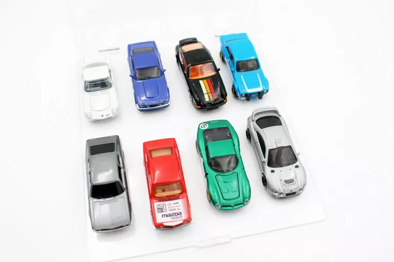 zestaw-kolekcjonerski-hot-wheels-24szt-plec-127789-1