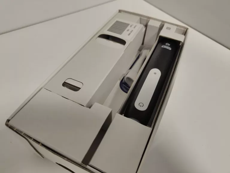 szczoteczka-magnetyczna-oral-b-io-series-3-kolor-dominujacy-129357-3