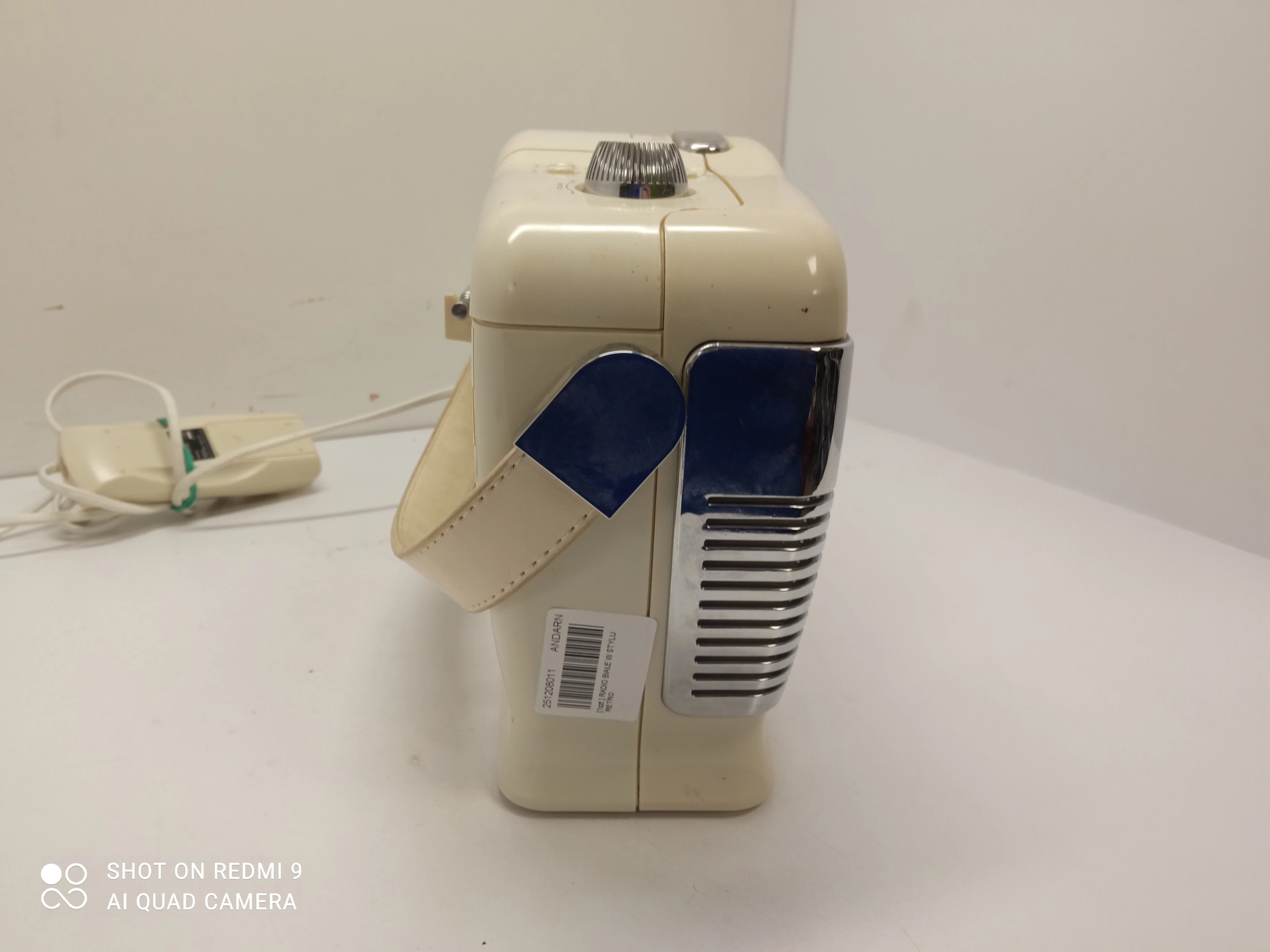 radio-biale-w-stylu-retro-zasilanie-209202-281177