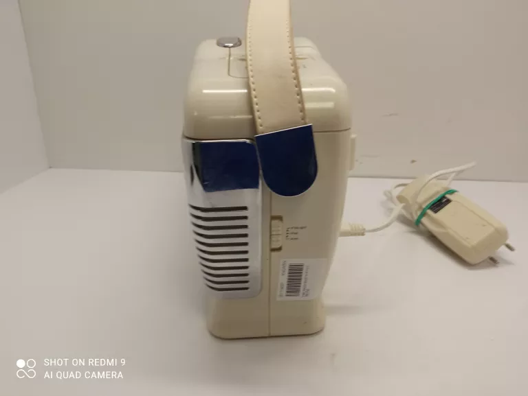 radio-biale-w-stylu-retro-kolor-249512-1647413