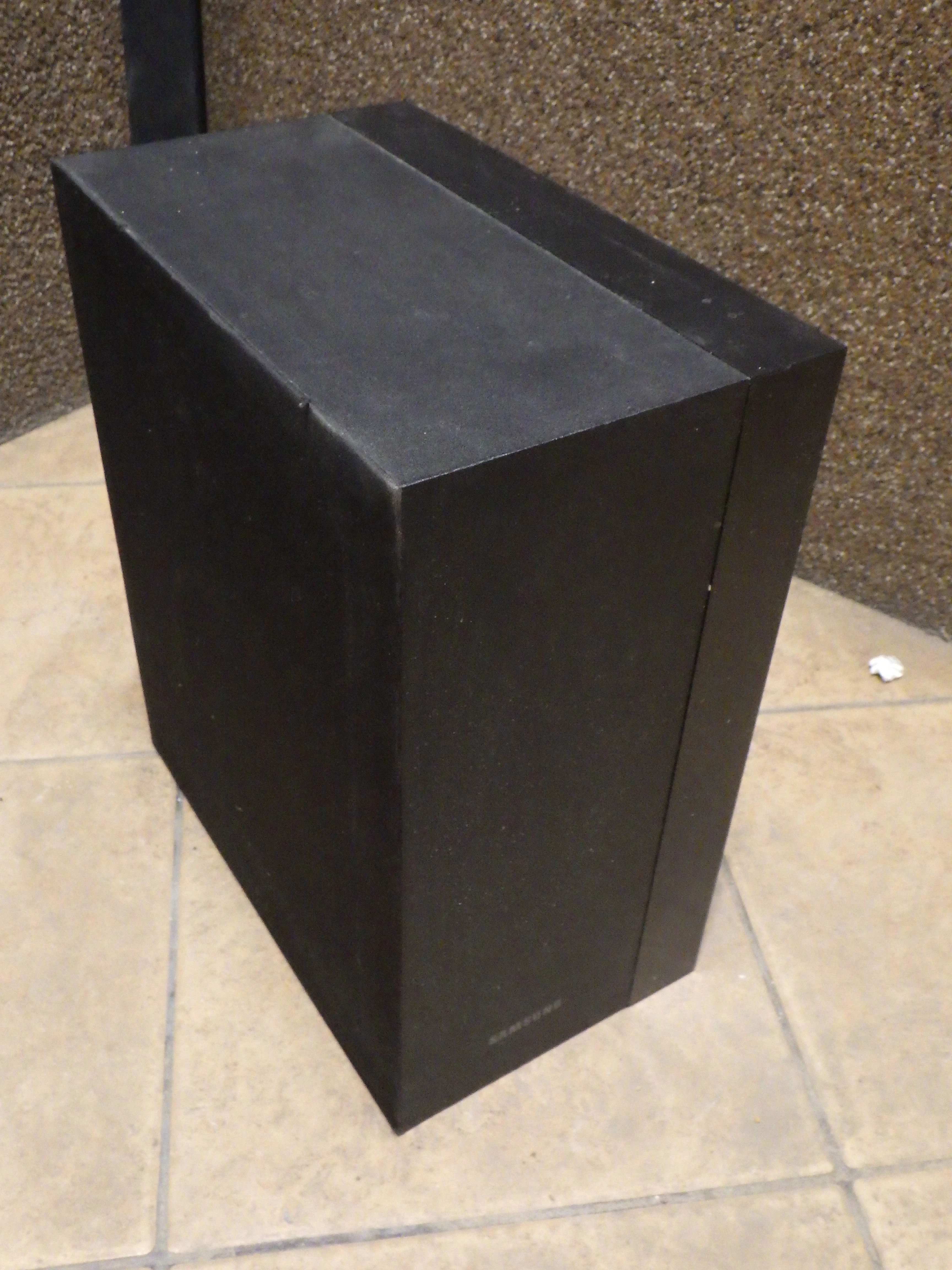 soundbar-samsung-hw-j450-en-kolor-249512-1647413