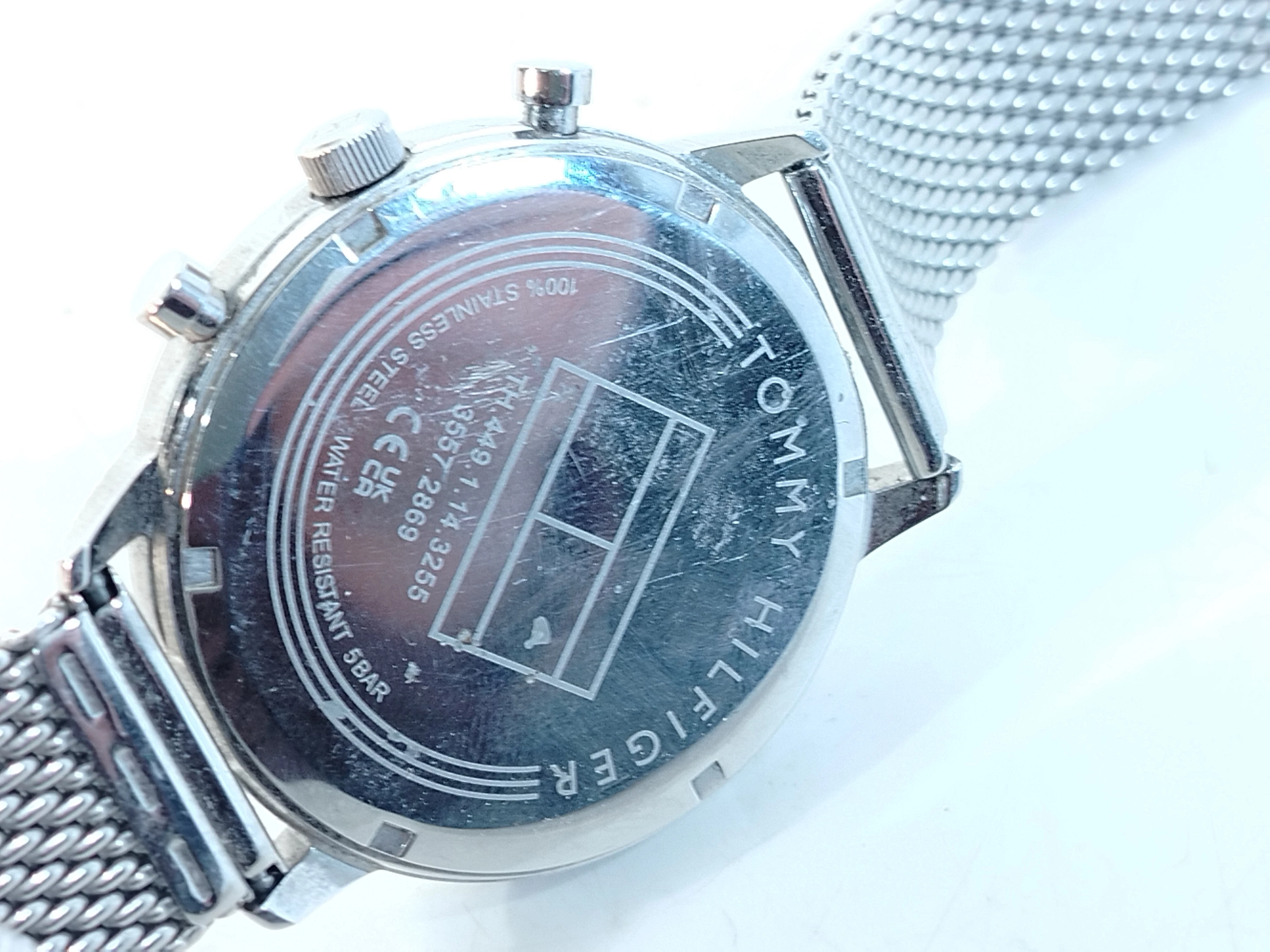 zegarek-tommy-hilfiger-419-rysa-na-szkle-stan-11323-2