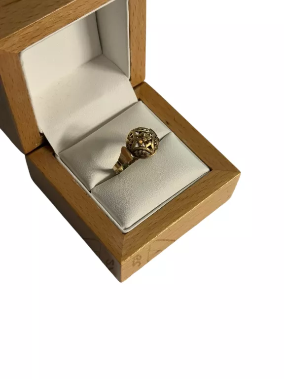 zloty-pierscionek-r17-p585-rodzaj-2205-2