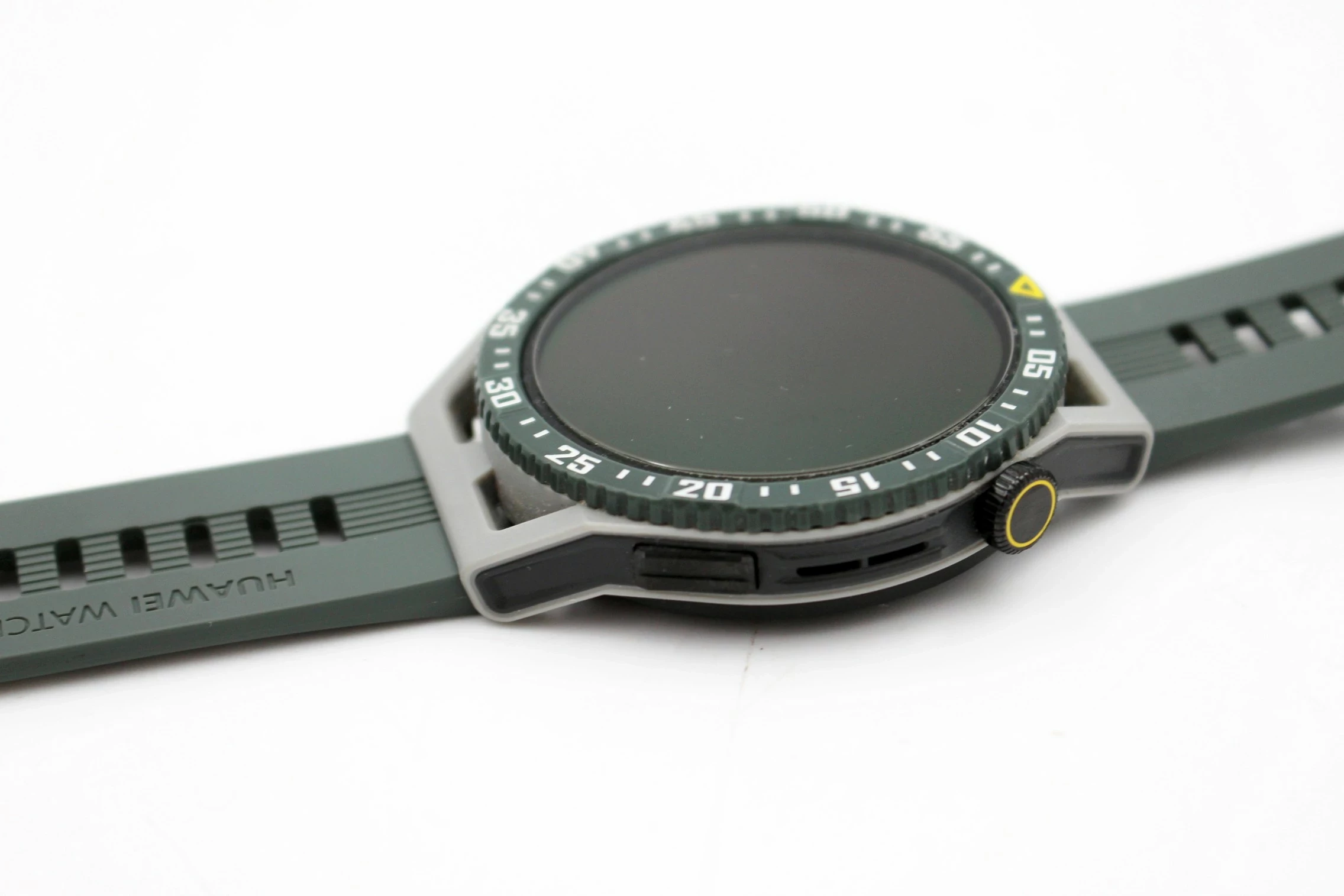 smartwatch-huawei-watch-gt-3-se-zielony-wysokosc-koperty-4640