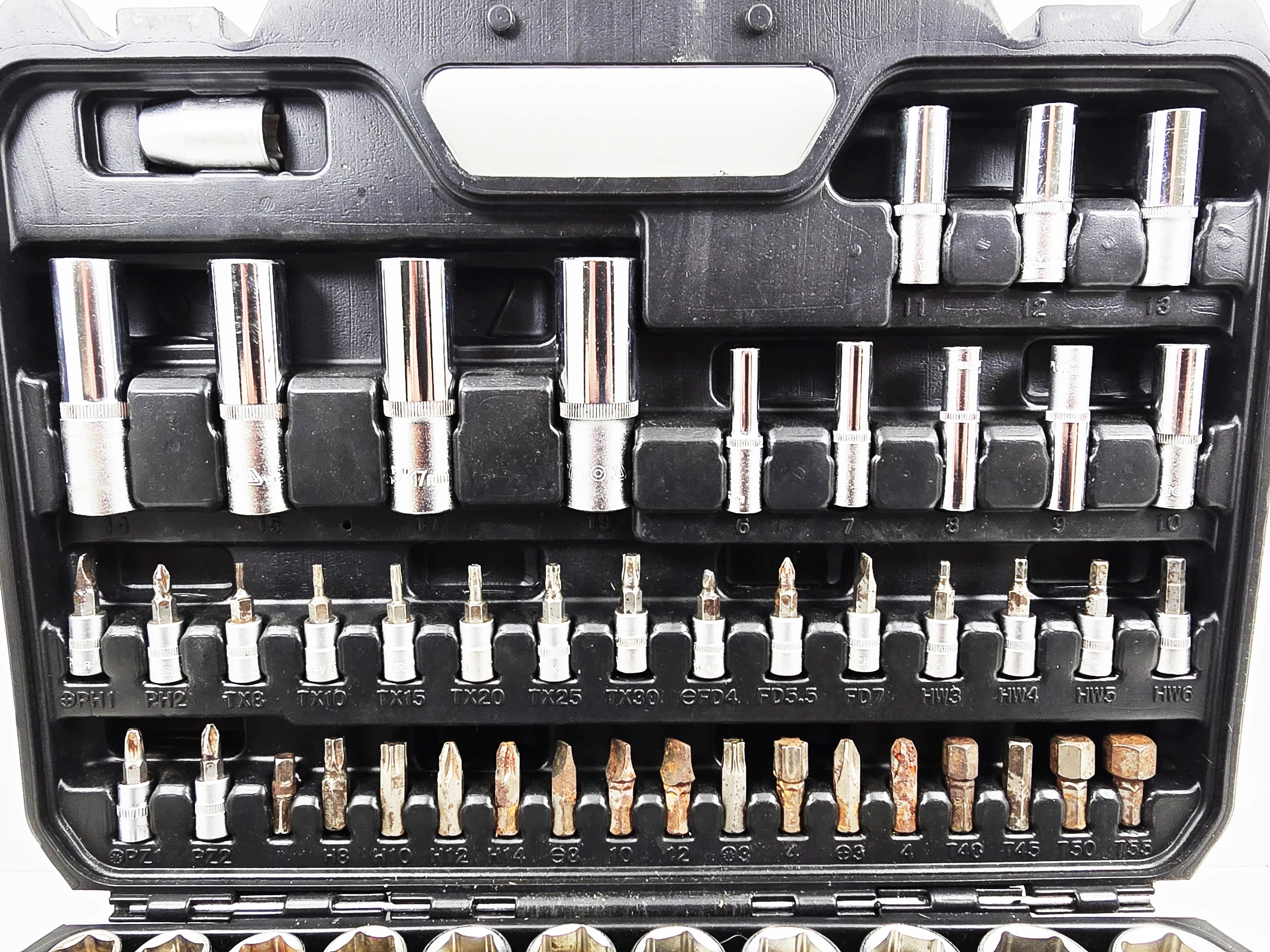 yato-zestaw-kluczy-nasadowych-94-szt-12-14-torx-imbus-yt-1268-1-xxl-liczba-elementow-w-zestawie-94