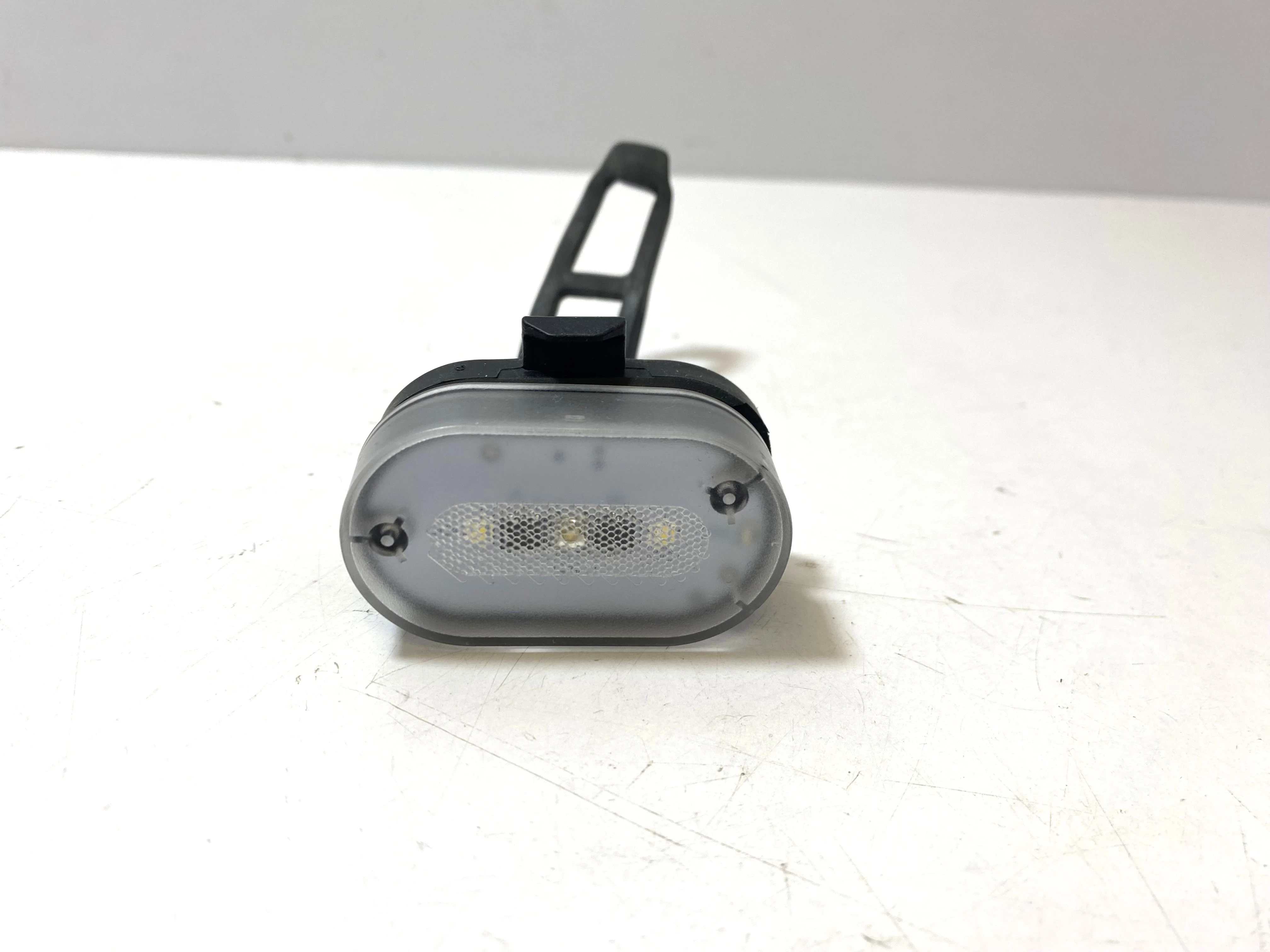 lampka-rowerowa-tyl-starowislna-16-krakow