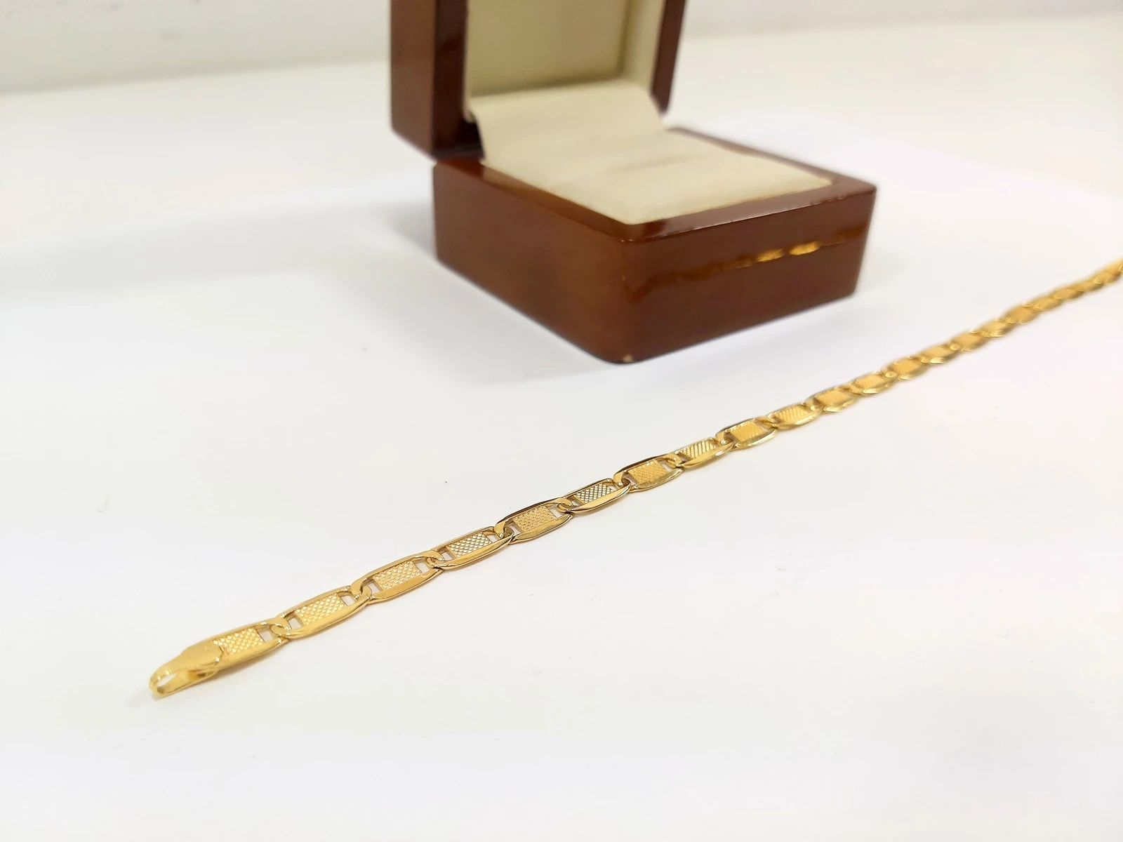 blyszczaca-zlota-bransoletka-proby-585-dl-19cm-zloto-14k-material-dominujacy-223721-131072