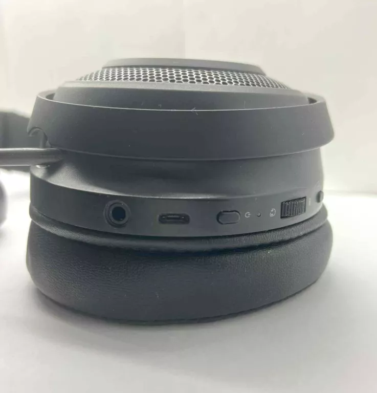 sluchawki-przewodowe-razer-nari-kolor-dominujacy-129357-3