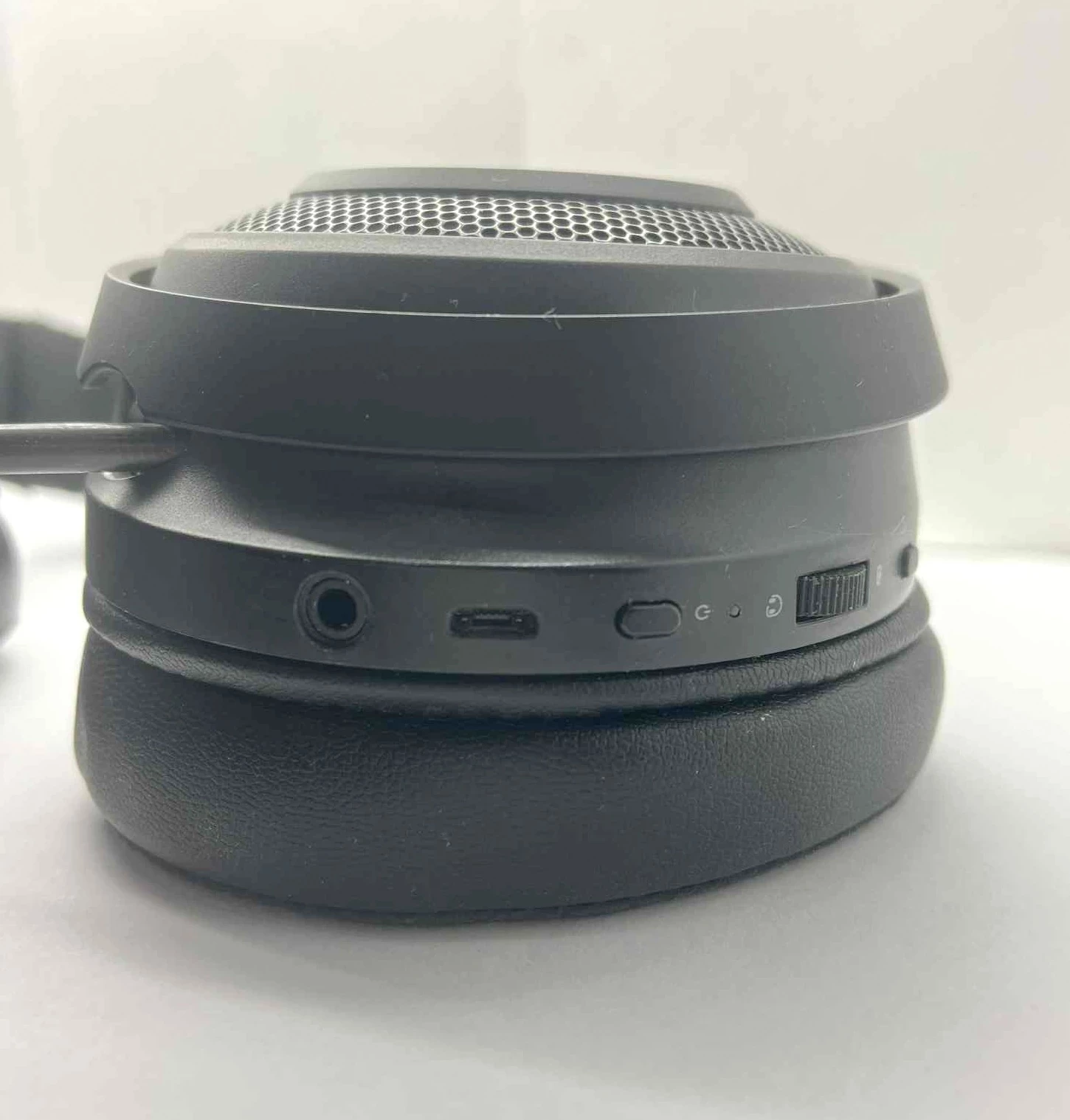 sluchawki-przewodowe-razer-nari-kolor-dominujacy-129357-3