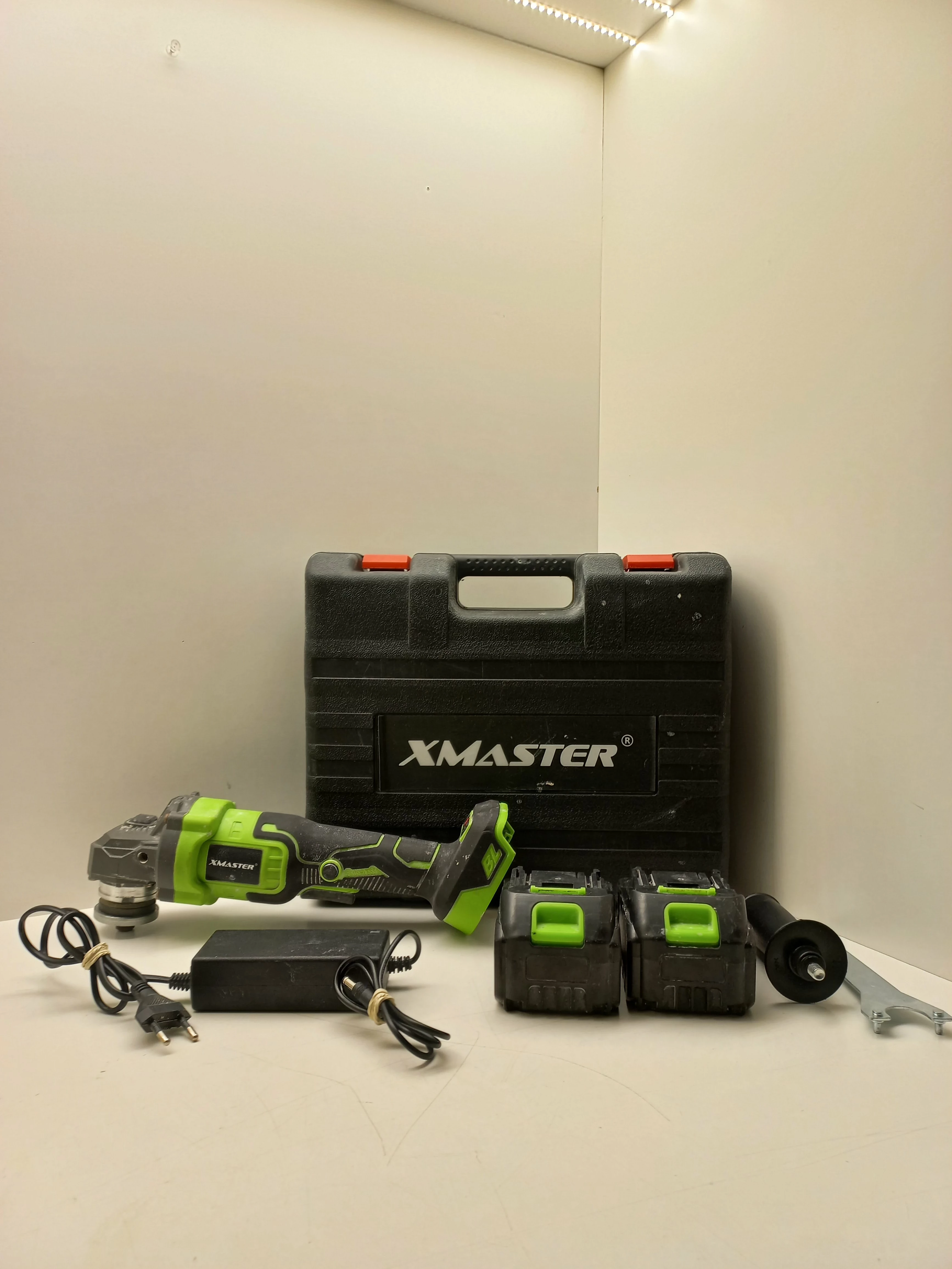 szlifierka-katowa-xmaster-21v-2x-aku-ladowarka-walizka-dokerska-3-wroclaw