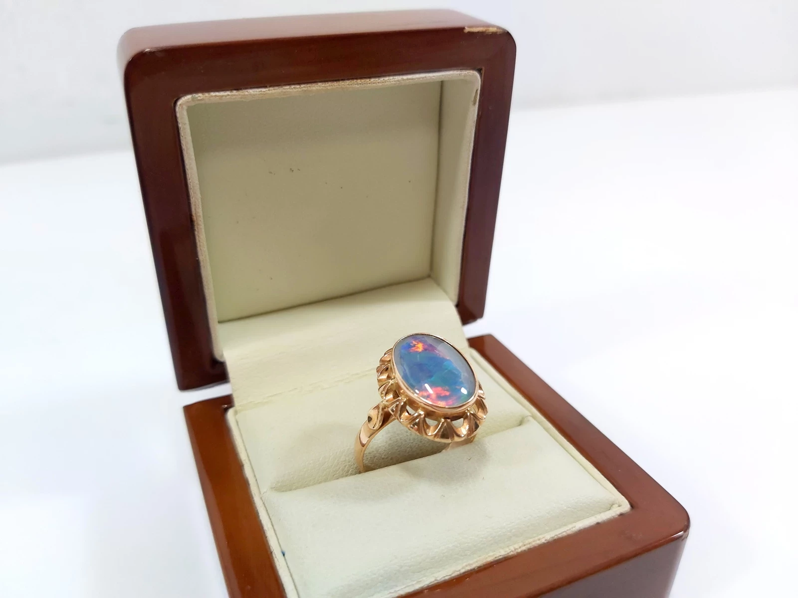 wyjatkowy-zloty-pierscionek-proby-585-rozmiar-17-kamienie-221-128