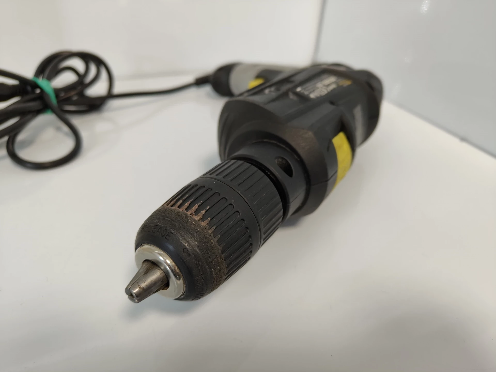 wiertarka-udarowa-techliner-sdgj1-13-1-750w-waga-wiertarki-300