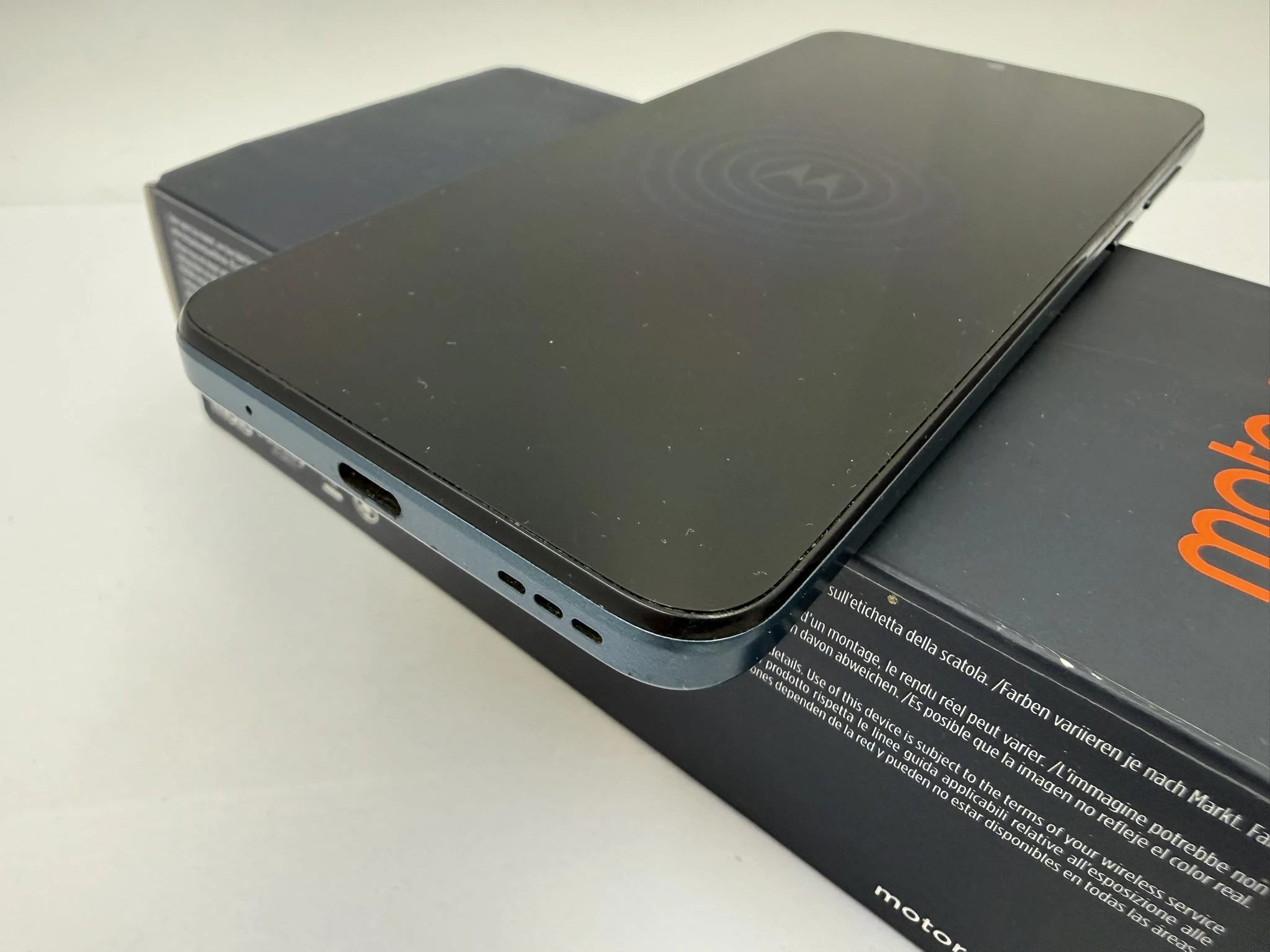 telefon-motorola-moto-e13-stan-11323-2