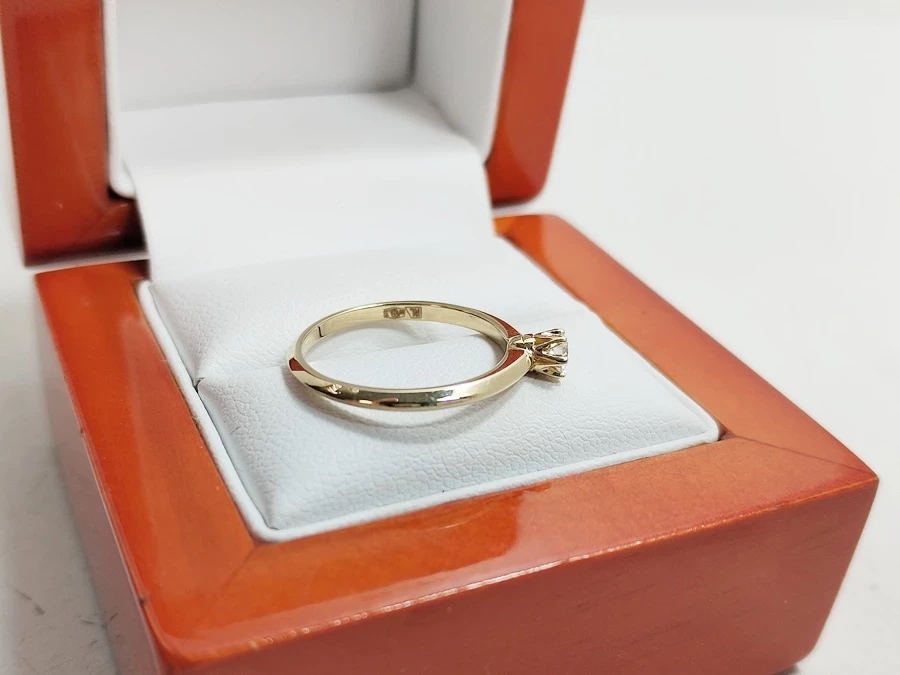 zloty-pierscionek-z-diamentem-585-14k-184g-13r-material-15835-2