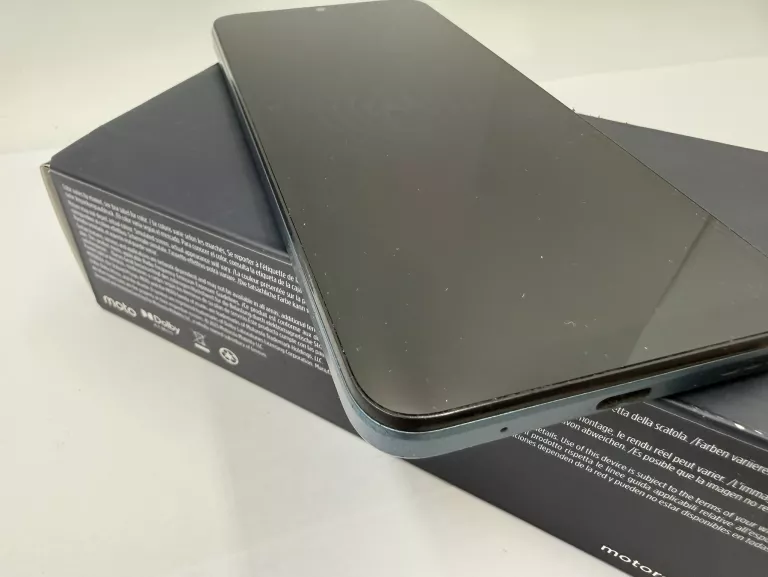 telefon-motorola-moto-e13-kod-producenta-paxt0020pl