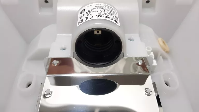 steinel-l-20-s-lampa-elewacyjna-z-czujnikiem-ruchu-180-type-5668-e27-ip44-strumien-swietlny-2000