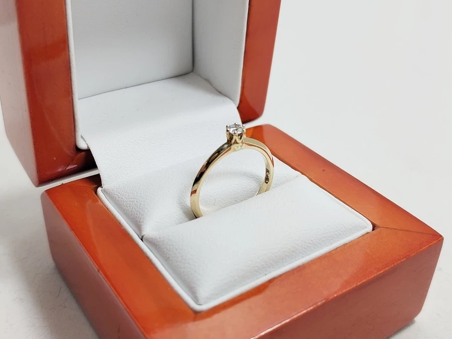 zloty-pierscionek-z-diamentem-585-14k-184g-13r-ean-gtin-5903772041538