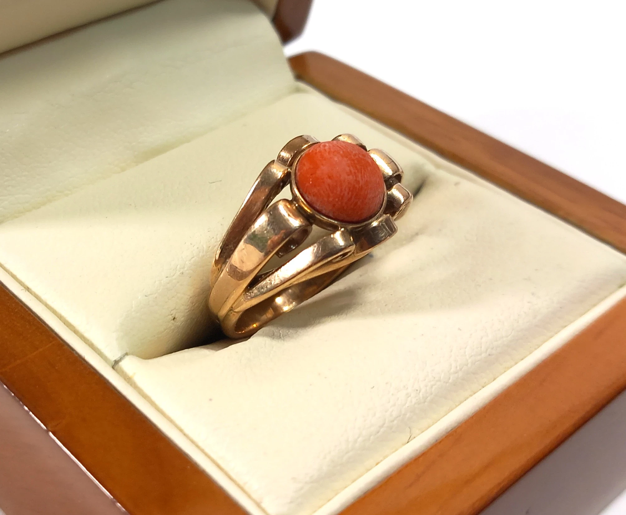 zloty-pierscionek-z-koralem-pr333-r10-kamienie-221-8