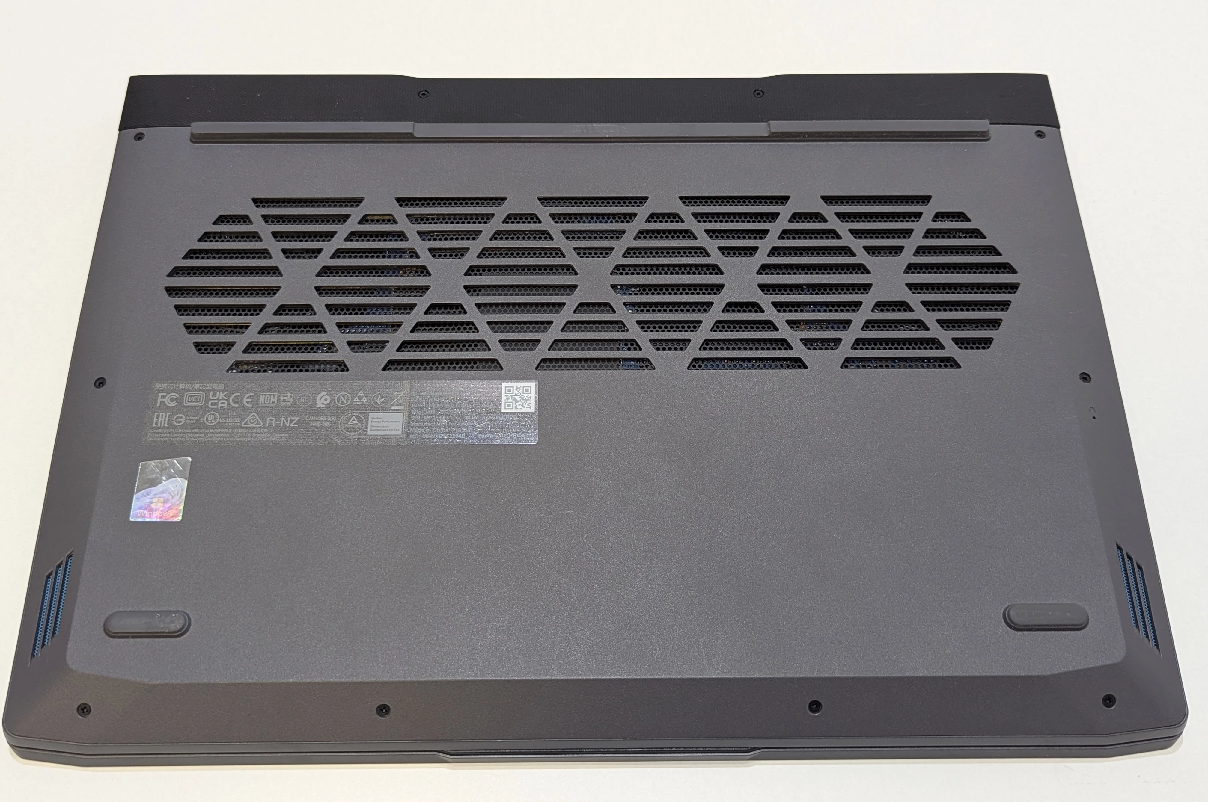 laptop-lenovo-loq-15irh8-i5-13420h-16gb-512gb-ssd-rtx3050-gwarancja-rodzaj-karty-graficznej-1234-2