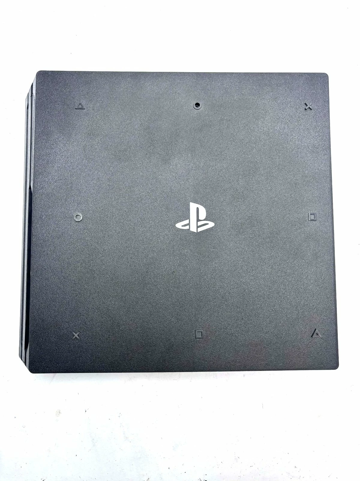 konsola-ps4-pro-1tb-komplet-pad-ladowarka-do-padow-wersja-130590-3
