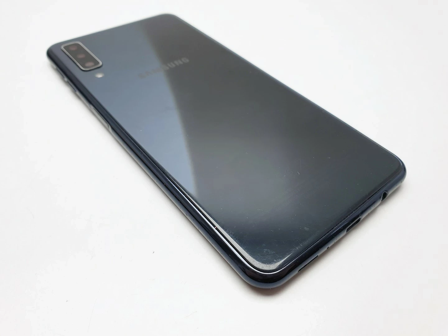 telefon-samsung-a7-2018-typ-202685-212929