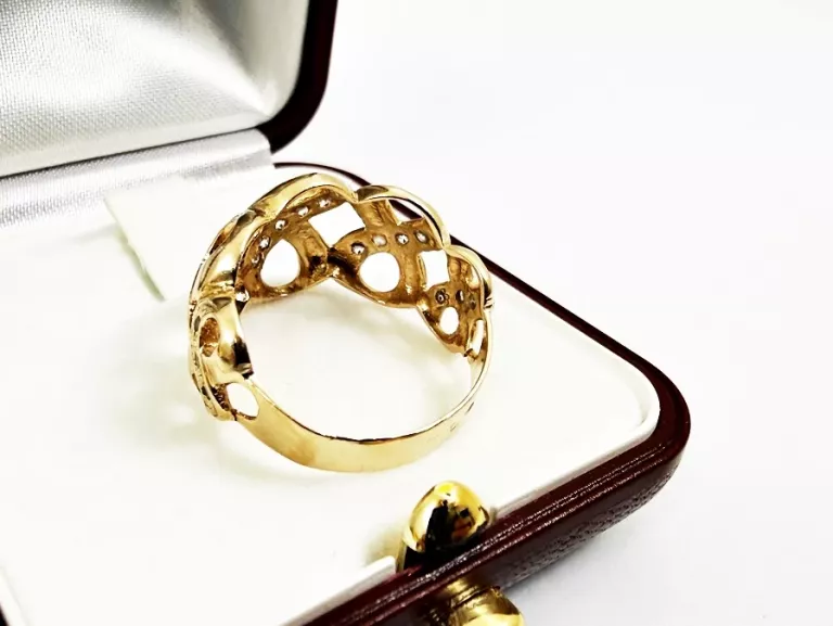 zloty-pierscionek-585-z-cyrkoniami-rozmiar-18-waga-384-rozmiarsrednica-wew-mm-372-18