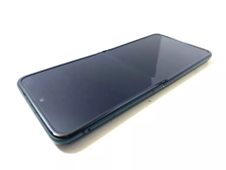 telefon-motorola-moto-razr-40-8256gb-system-operacyjny-4388-1