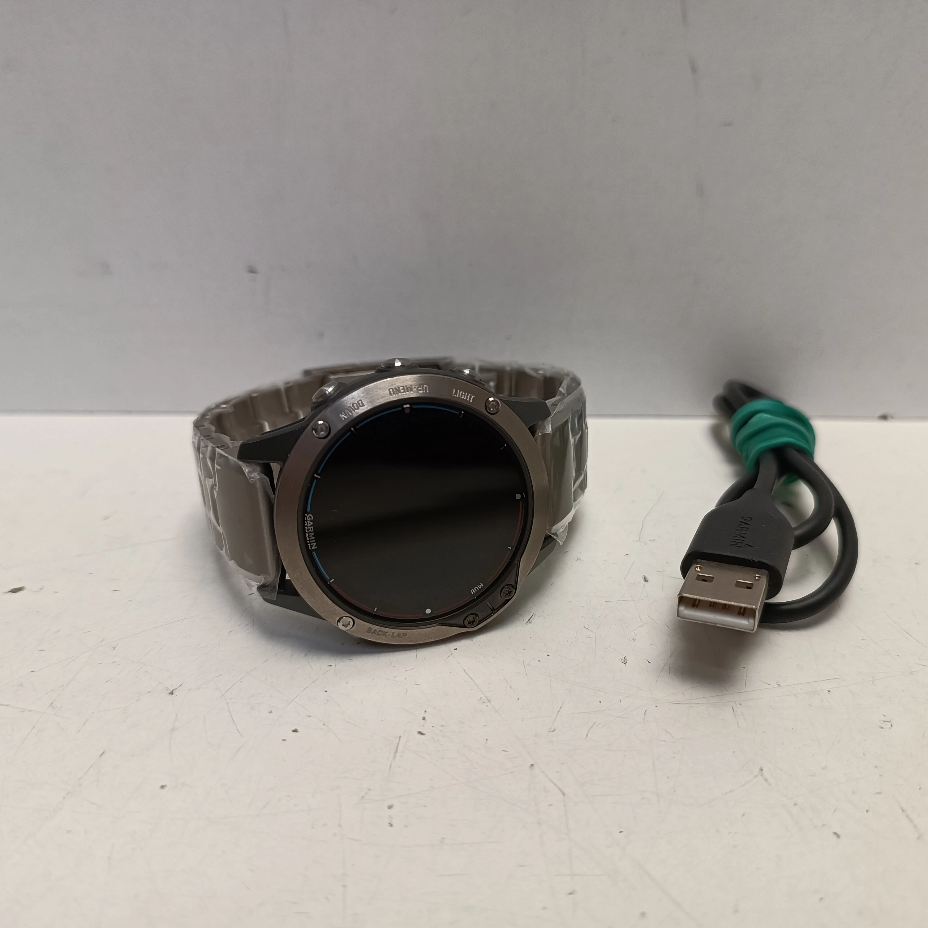 smartwatch-garmin-quatix-6-titanium-sapphire-ean-gtin-753759248284