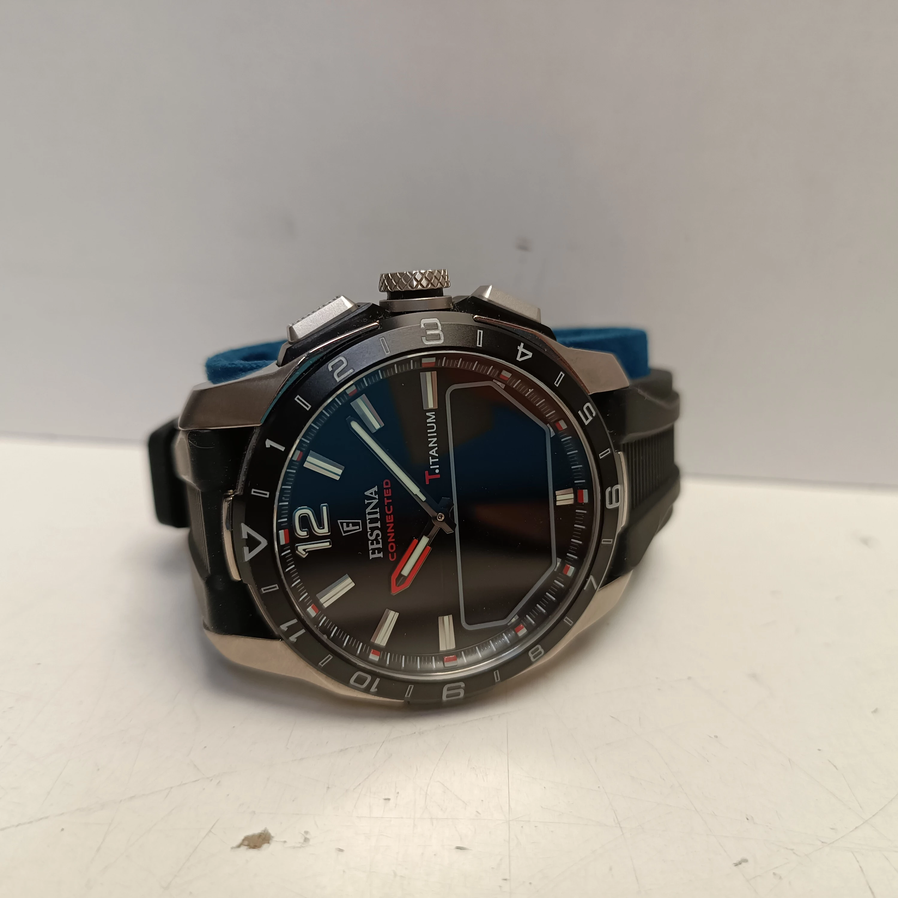 zegarek-festina-connected-f23000-stan-11323-2