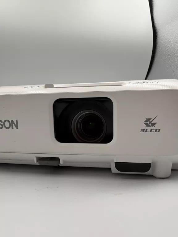 projektor-lcd-epson-eb-s05-bialy-stan-11323-2