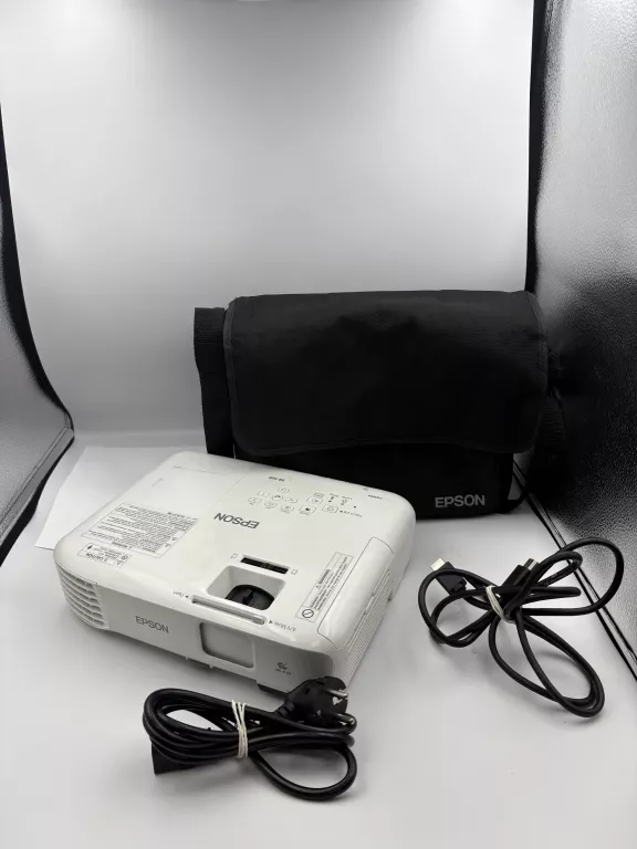 projektor-lcd-epson-eb-s05-bialy-przyjaciol-zolnierza-4-szczecin