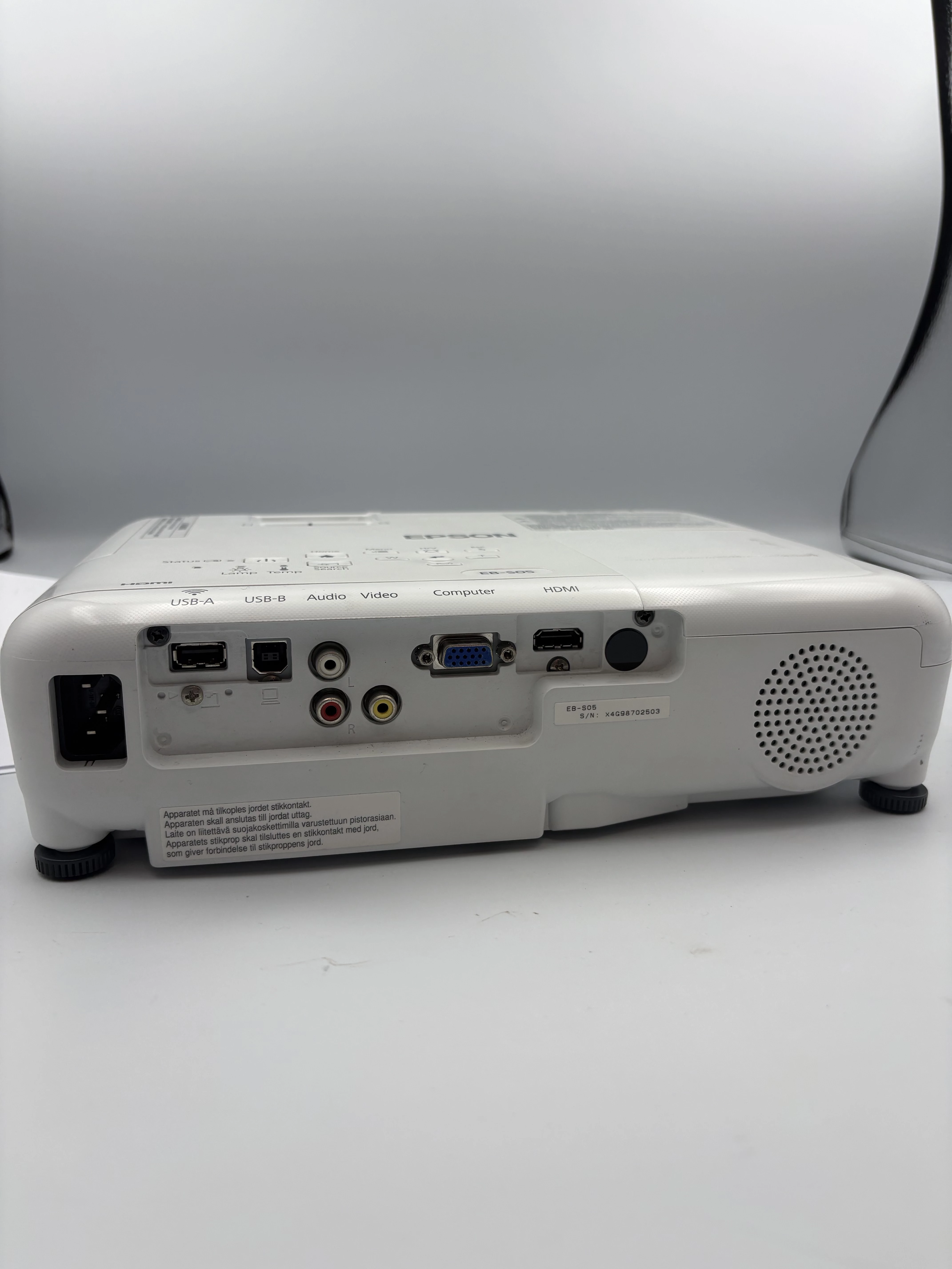 projektor-lcd-epson-eb-s05-bialy-kod-producenta-v11h838040