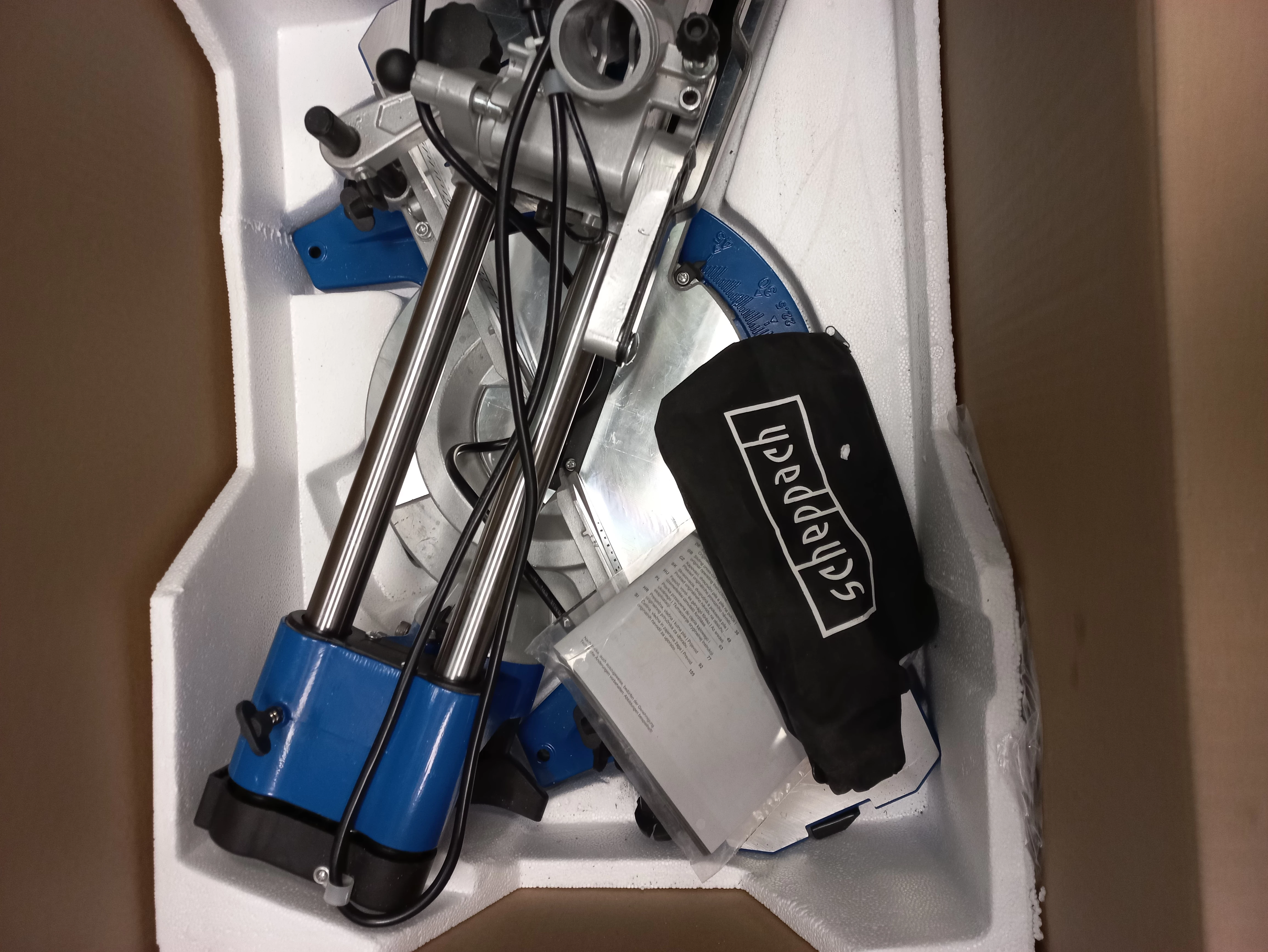 scheppach-pila-ukosna-stolowa-z-posuwem-hm216-softstart-2000-w-216-mm-maksymalna-moc-200000