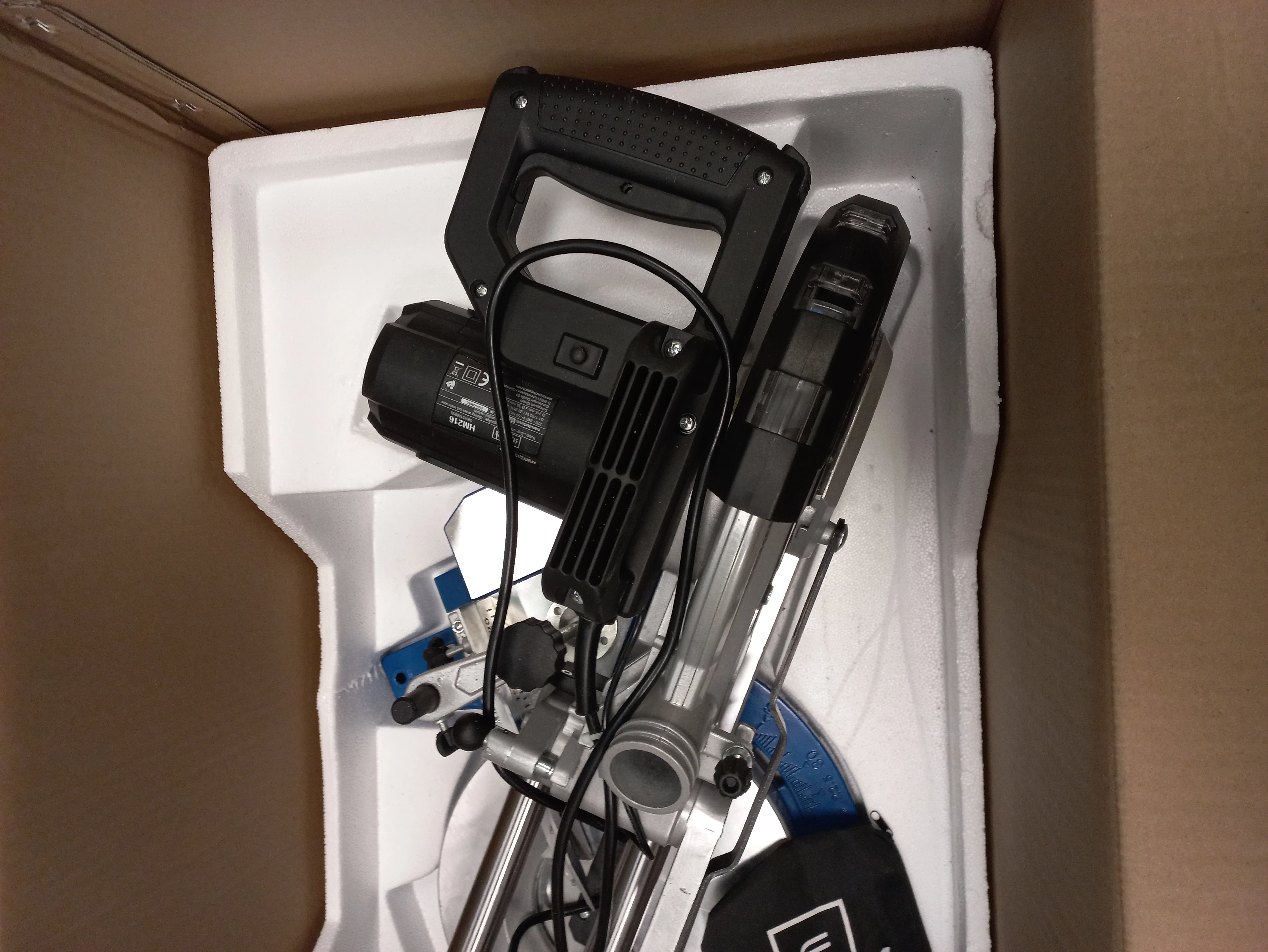 scheppach-pila-ukosna-stolowa-z-posuwem-hm216-softstart-2000-w-216-mm-seria-hm216-softstart