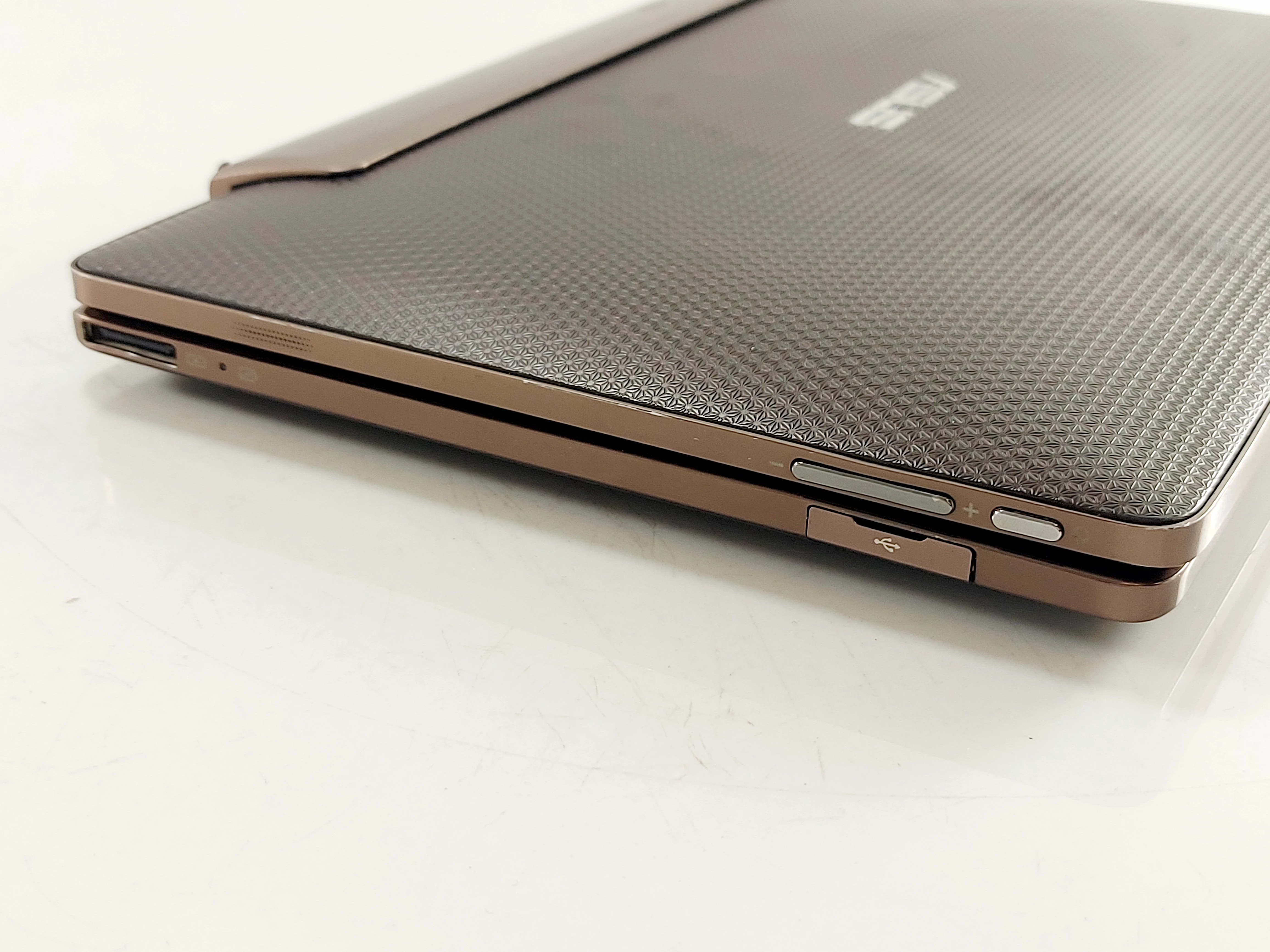 laptoptablet-asus-tf101-64gb-przekatna-ekranu-1010