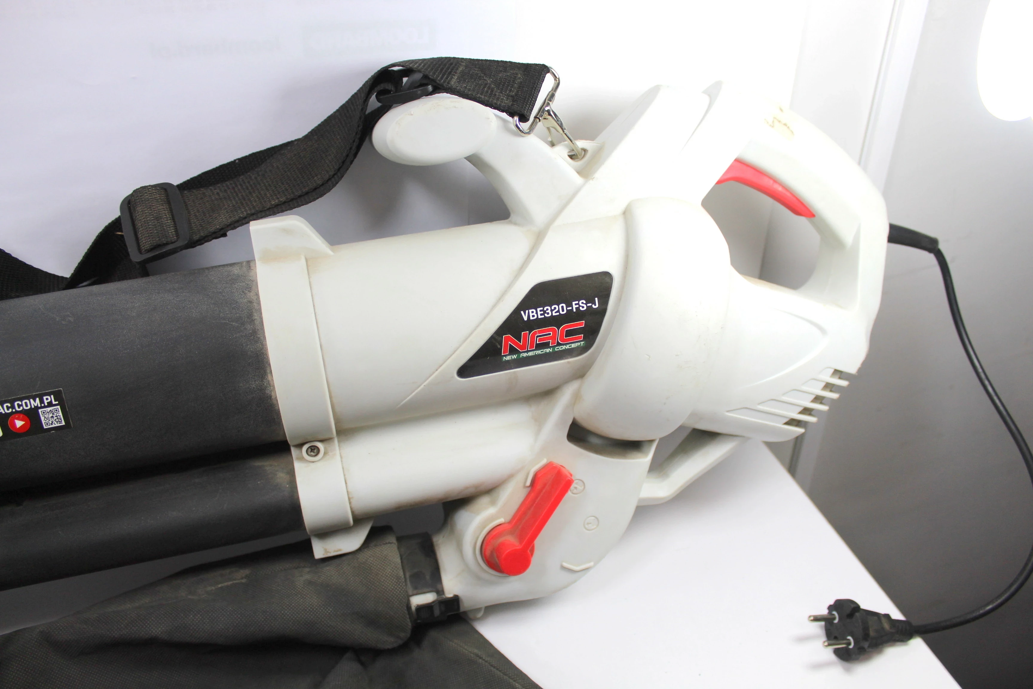 odkurzacz-do-lisci-elektryczny-nac-vbe320-wydajnosc-1