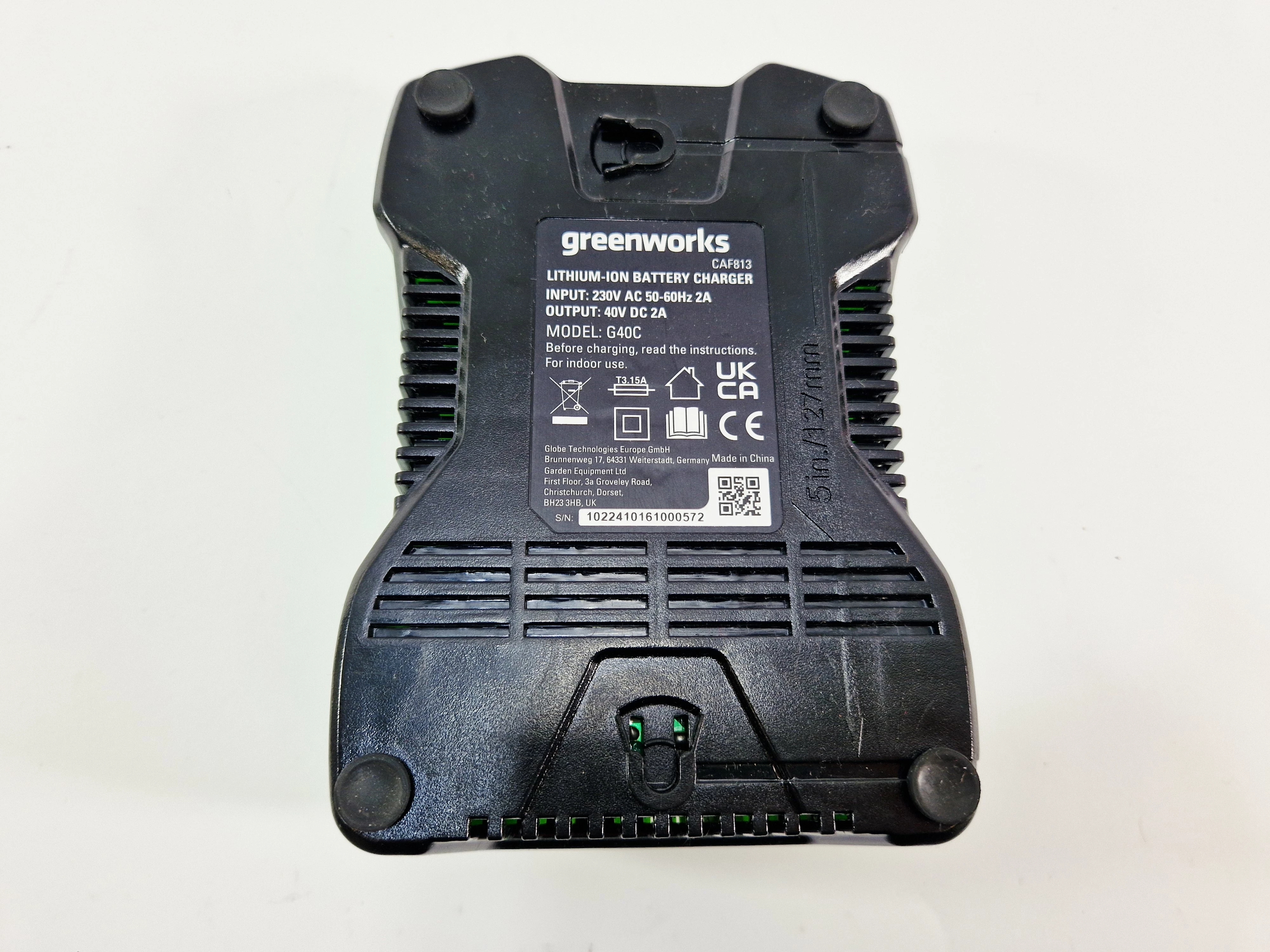 ladowarka-do-akumulatorow-greenworks-40v-g40c-caf813-waga-produktu-z-opakowaniem-jednostkowym-0570