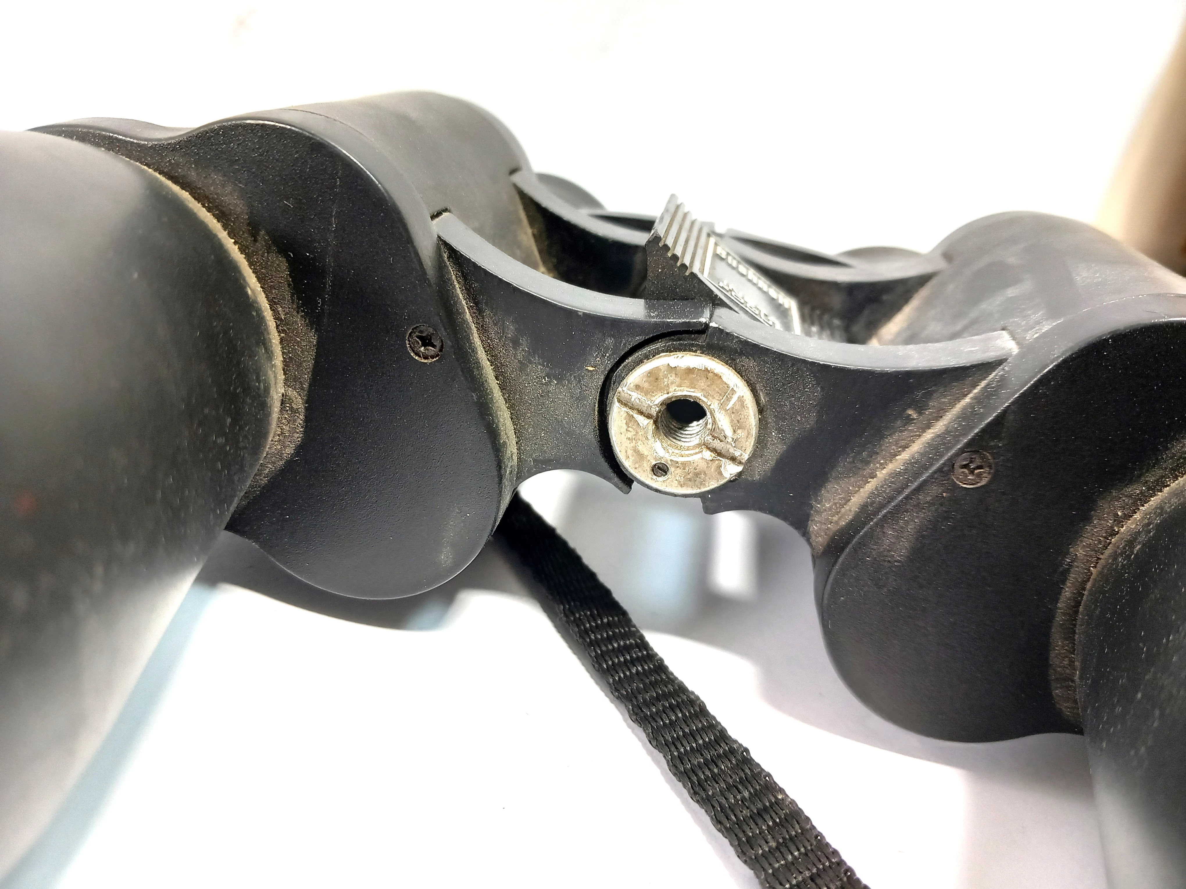 konkretna-solidna-lornetka-bushnell-10x50-ean-gtin-029757334503