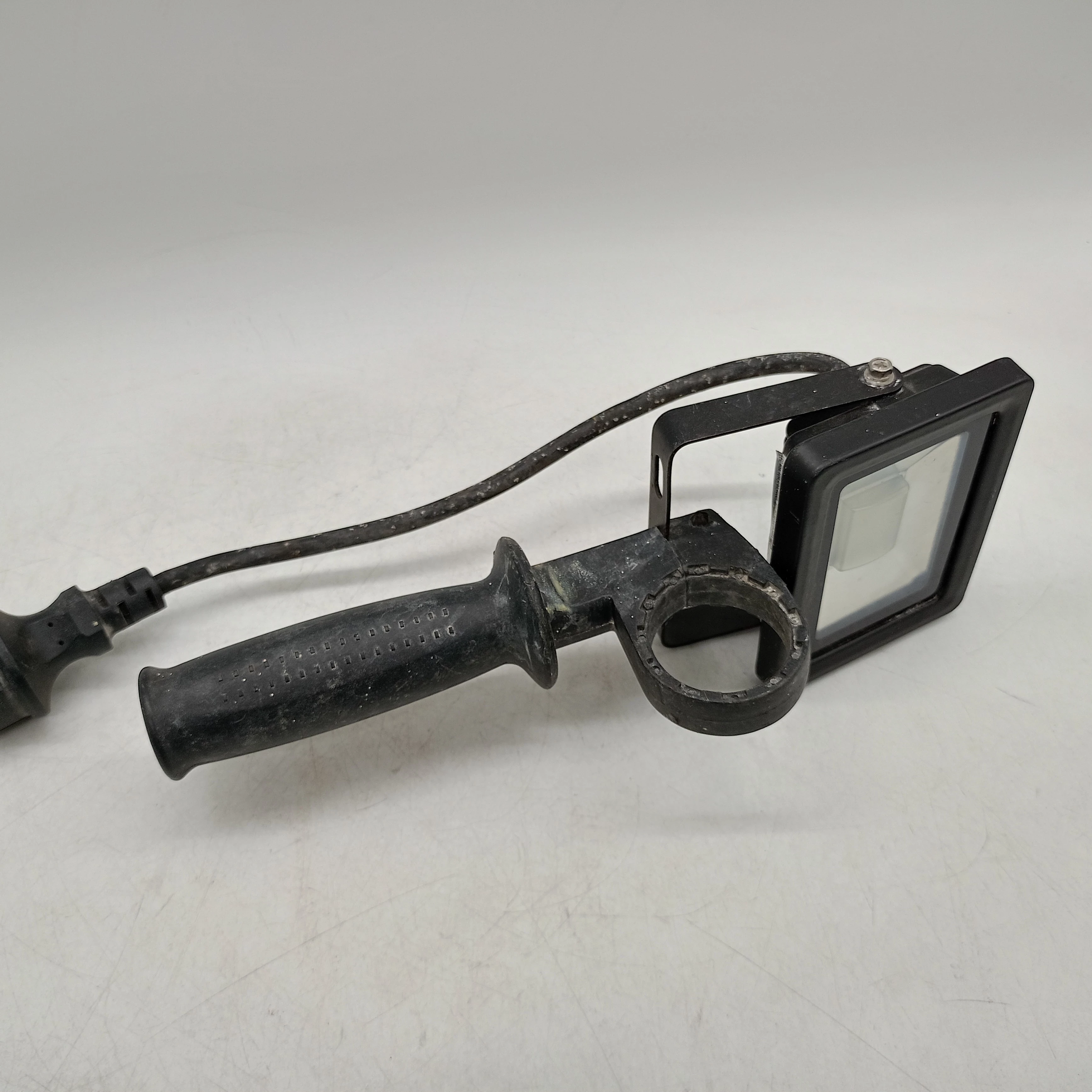 halogen-z-raczka-reflektor-led-10w-ip65-4000k-anslut-stan-11323-2