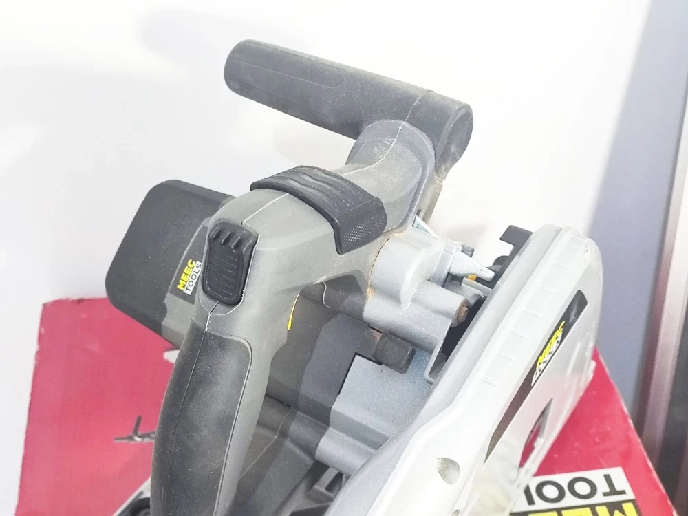 zaglebiarka-meec-tools-1200w-kod-producenta-013249