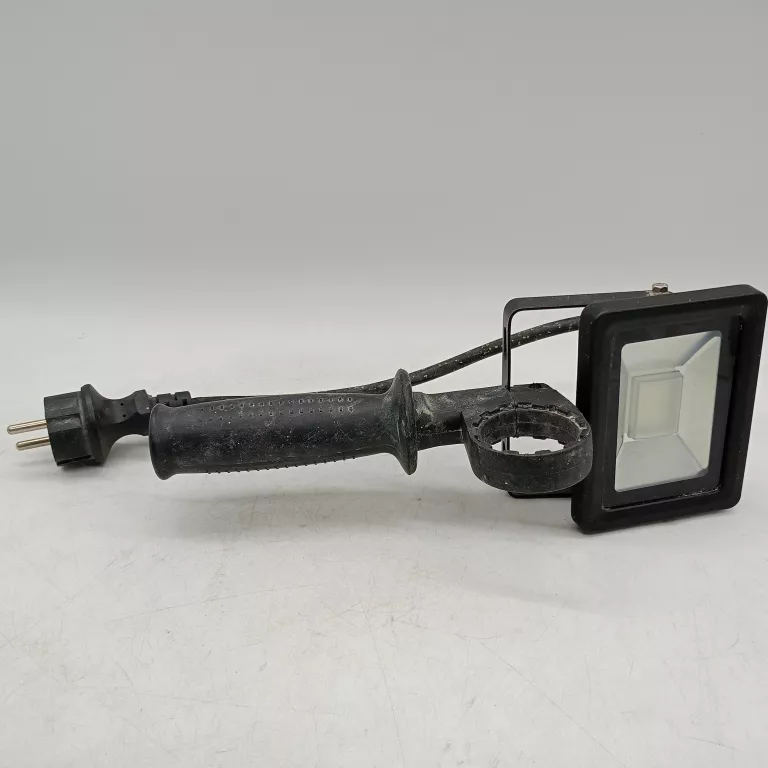 halogen-z-raczka-reflektor-led-10w-ip65-4000k-anslut-sikorskiego-1-starogard-gdanski