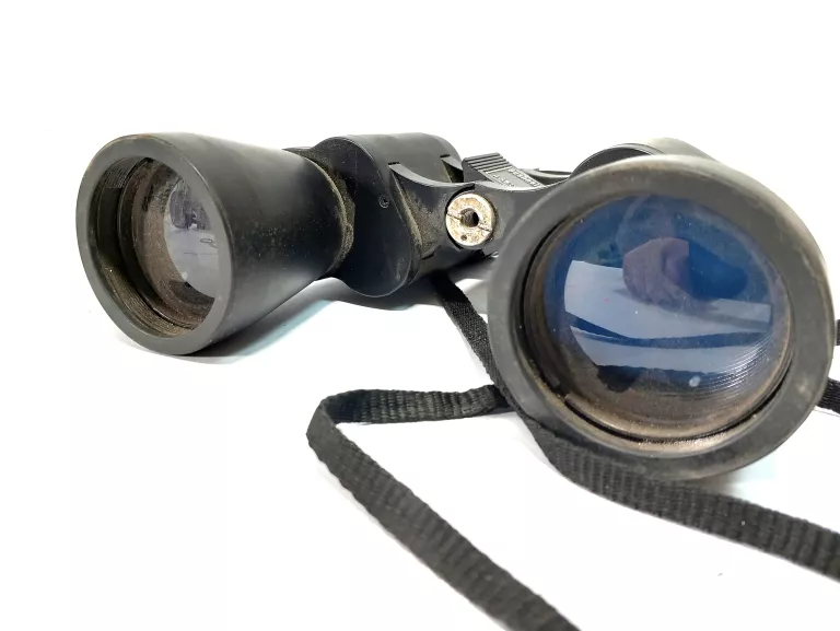 konkretna-solidna-lornetka-bushnell-10x50-model-falcon