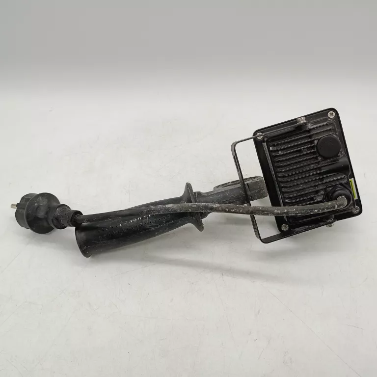 halogen-z-raczka-reflektor-led-10w-ip65-4000k-anslut-moc-znamionowa-1000