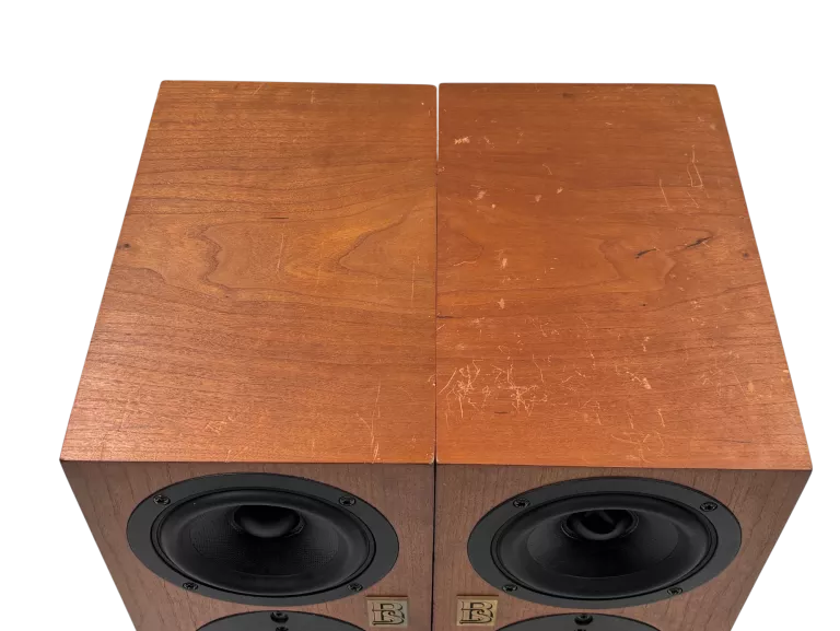 glosniki-podstawkowe-rls-callisto-iv-kolumny-audiofilskie-cechy-dodatkowe-bass-reflex